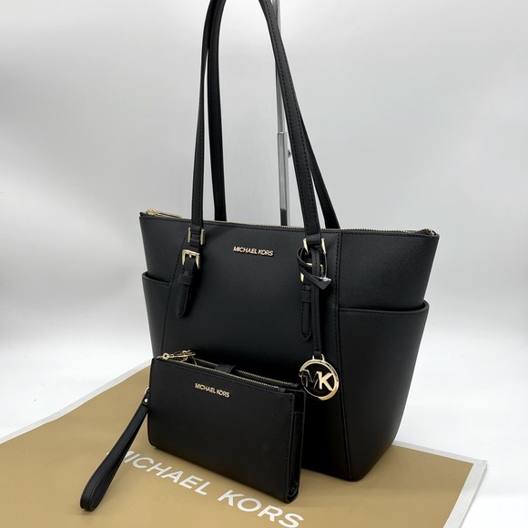 Michael Kors Charlotte Tote & Double Zip W… - Picture 3 of 12